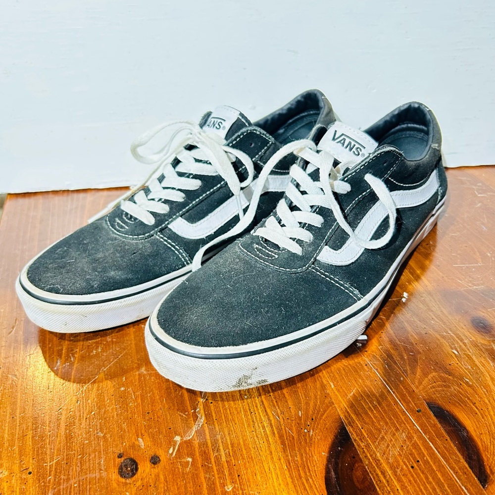 Vans Men's Black and White Sneakers